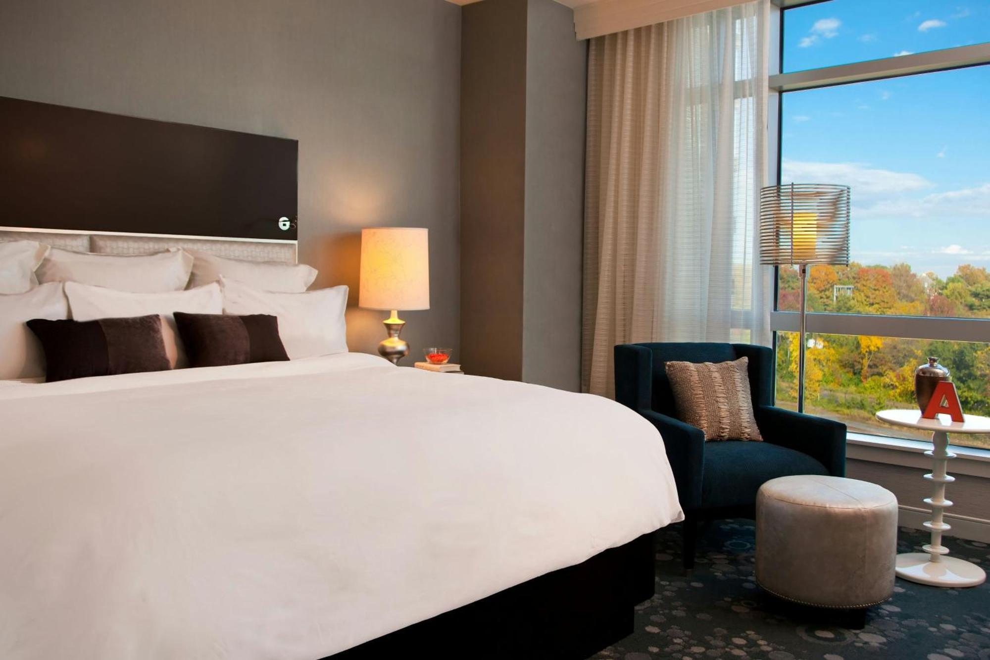 Renaissance Arlington Capital View Hotel Rum bild