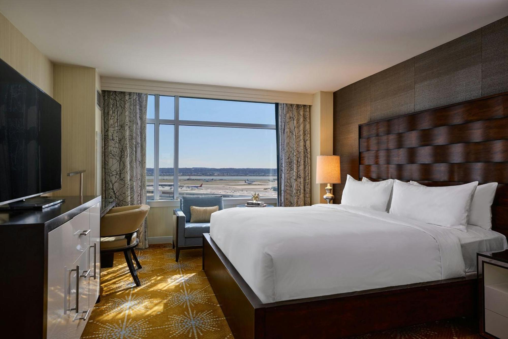 Renaissance Arlington Capital View Hotel Exteriör bild