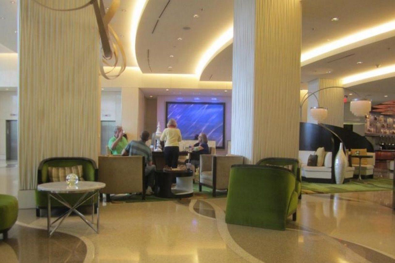 Renaissance Arlington Capital View Hotel Exteriör bild